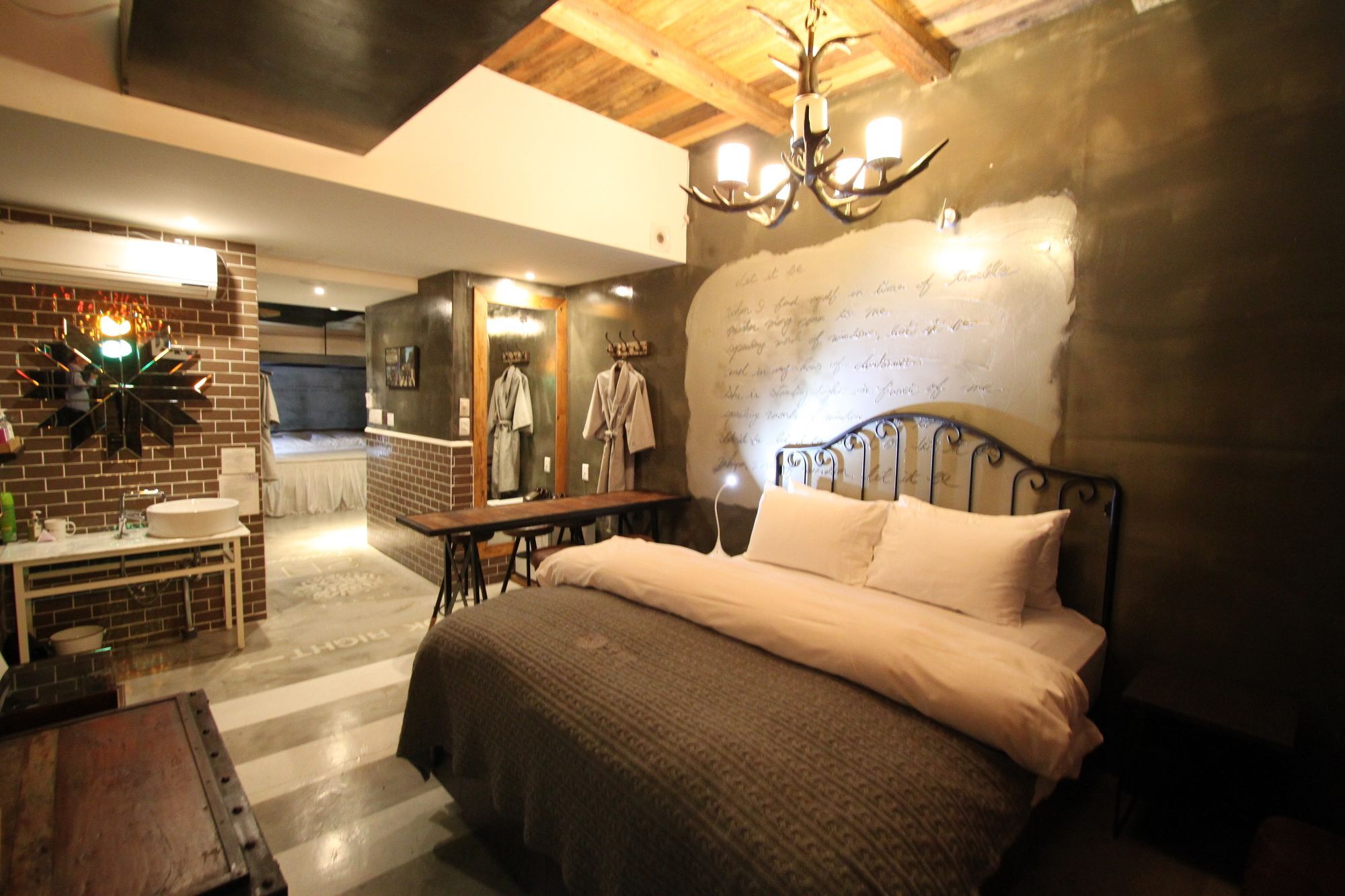 February Hotel Hwanggeum 大邱 エクステリア 写真